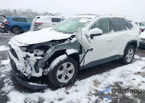 2019 Toyota Rav4 Xle z USA, uszkodzony, nr VIN JTMP1RFV6KD041070